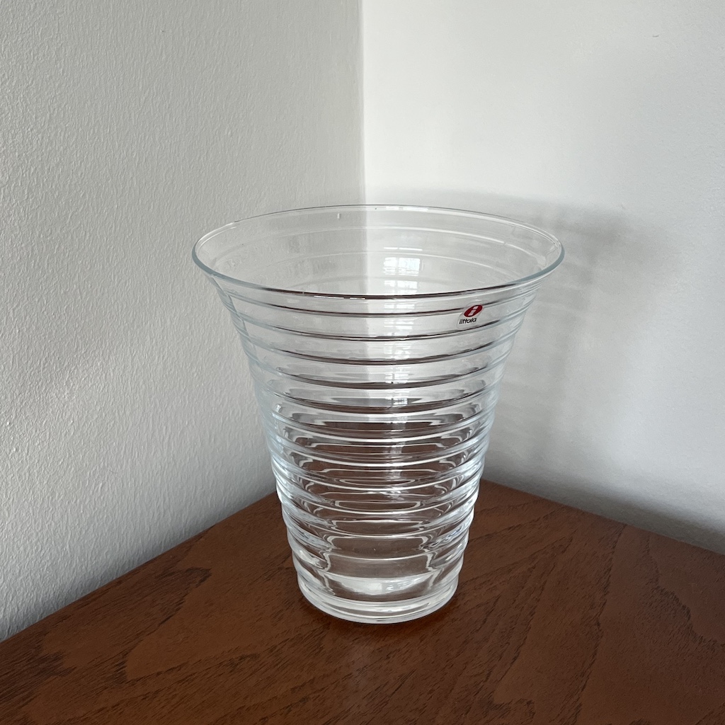 Bölgeblick glass vase by Aino Aalto for Iittala