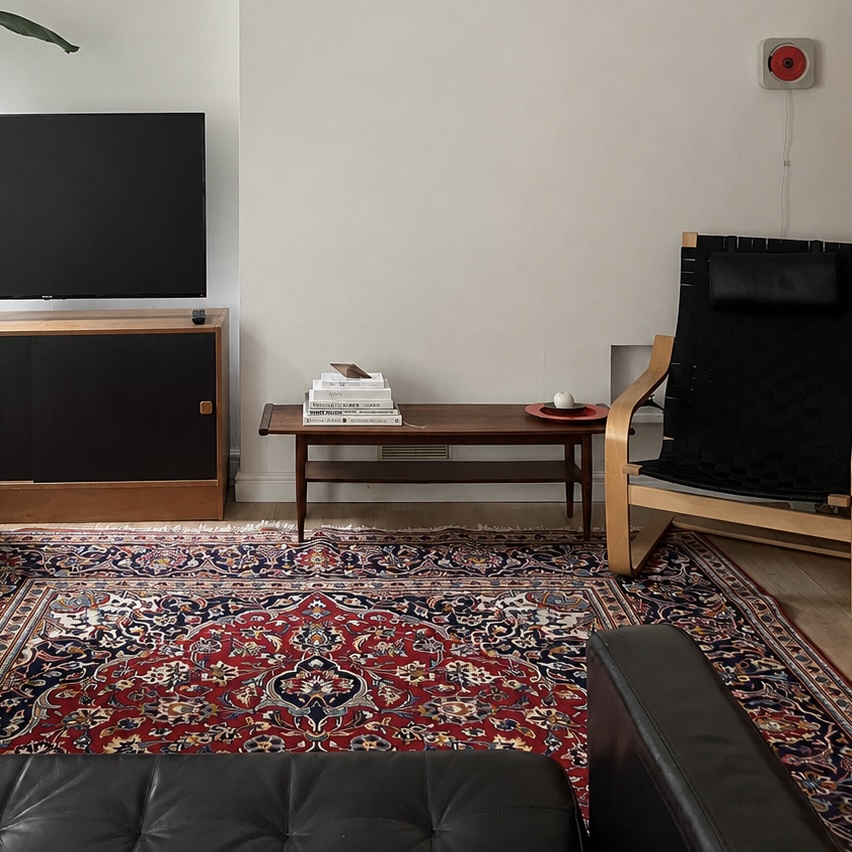 Kashan rug in-situ lifestyle shot